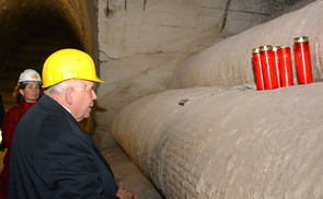 Bischof em. Maximilian Aichern beim Gedenken an Marcel Callo.