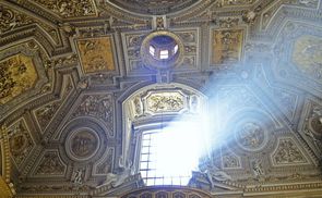 Lichtspiel Petersdom