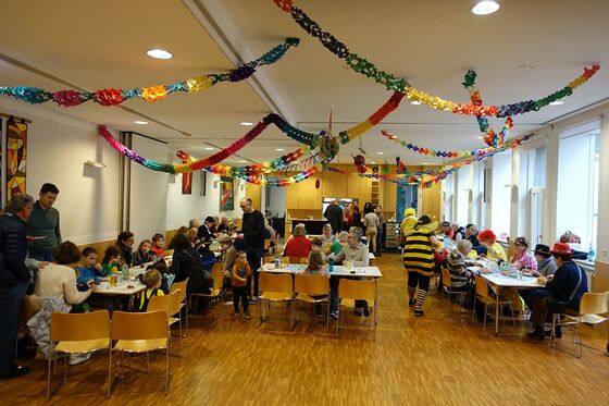 Faschingsfrühschoppen im Pfarrsaal