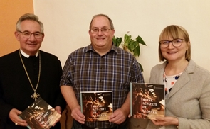 V. l.: Abt Ambros Ebhart, Thomas Riegler, Karin Imlinger-Bauer