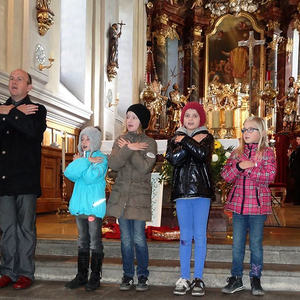 Familienmesse mit Ministrantinnenaufnahme
