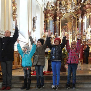 Familienmesse mit Ministrantinnenaufnahme