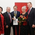 V. l.: Landesrätin Birgit Gerstorfer, Landeshauptmann a. D. Josef Pühringer, der Geehrte Matthäus Fellinger, seine Frau Maria Fellinger-Hauer und Landeshauptmann Thomas Stelzer.