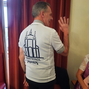 Hans Hauer im neuen Radtrikot