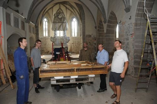 Orgel: Abbau, Stahlkonstruktion der Brüstung, Aufbau