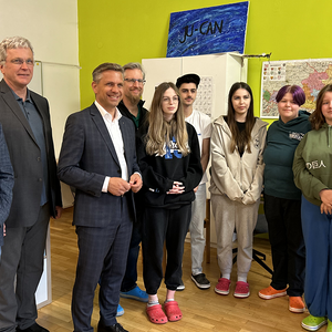 Gruppenfoto im Jugendprojekt JU-CAN